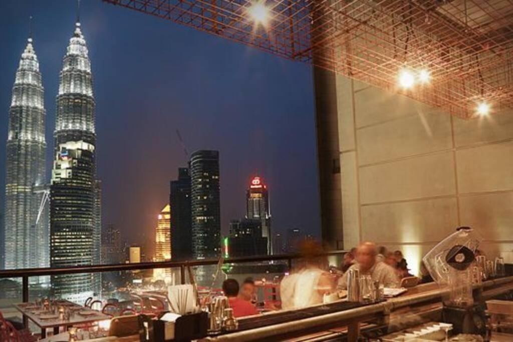 Binjai8 Klcc @ By Shahjalal Suites Куала-Лумпур Экстерьер фото